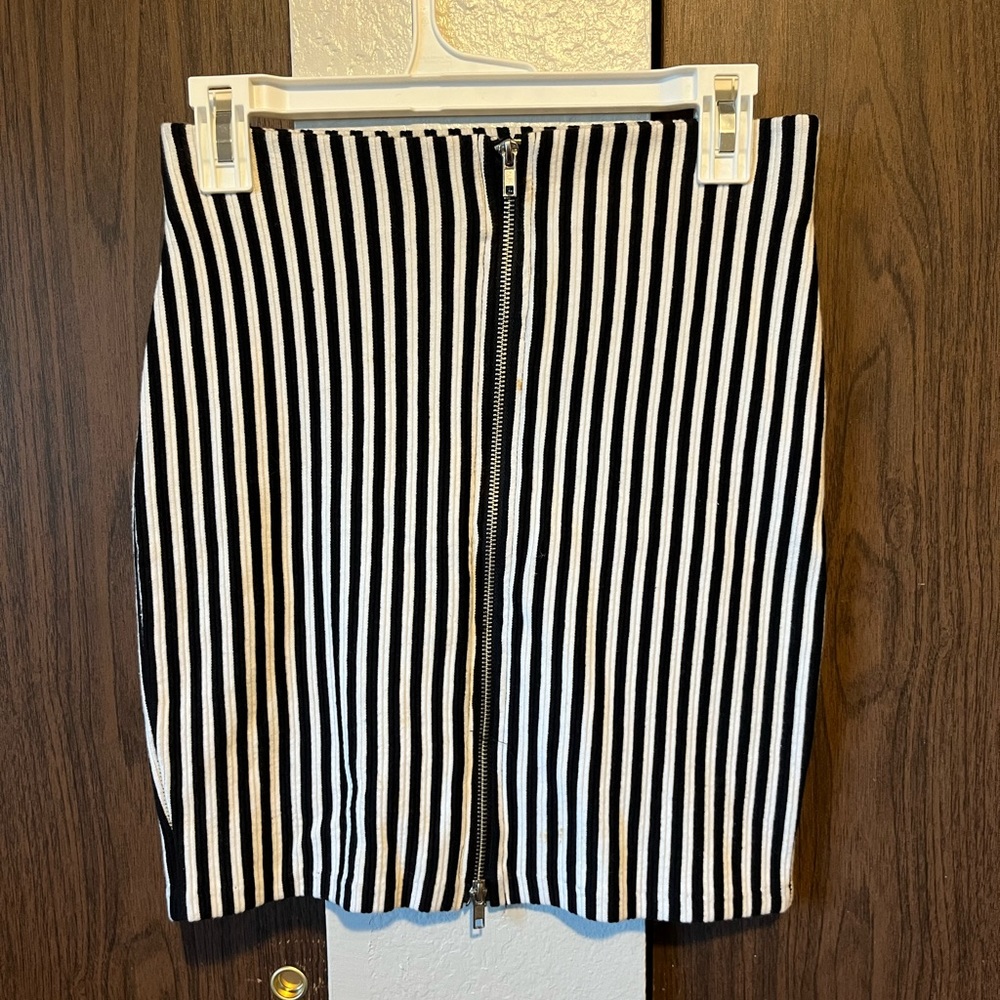Size Small Striped Fitted Skirt